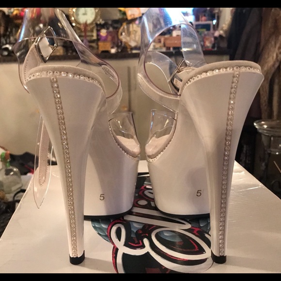 White some clear top with rhinestones size 5 - Picture 5 of 5